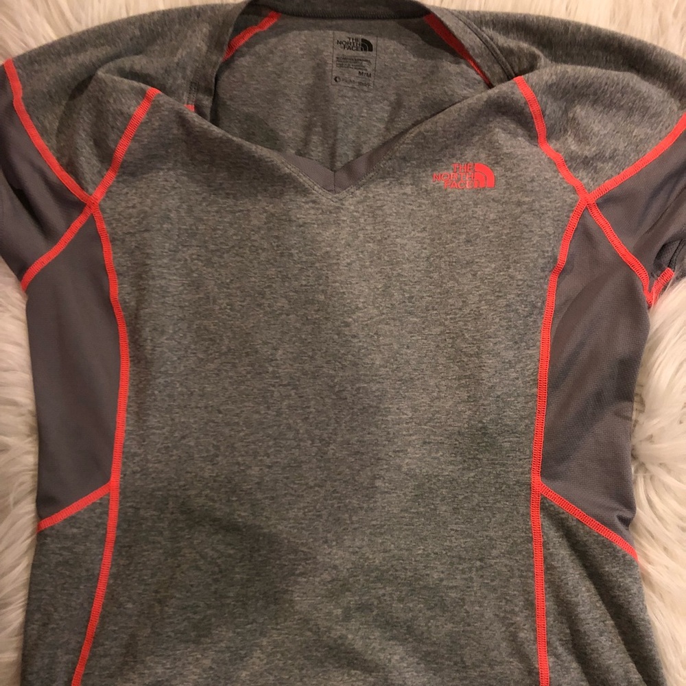 Women’s the north face workout shirt